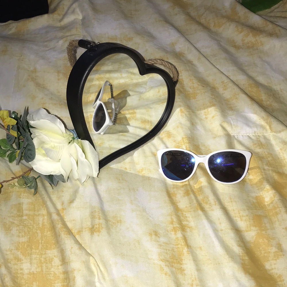 Super cute woman’s glasses